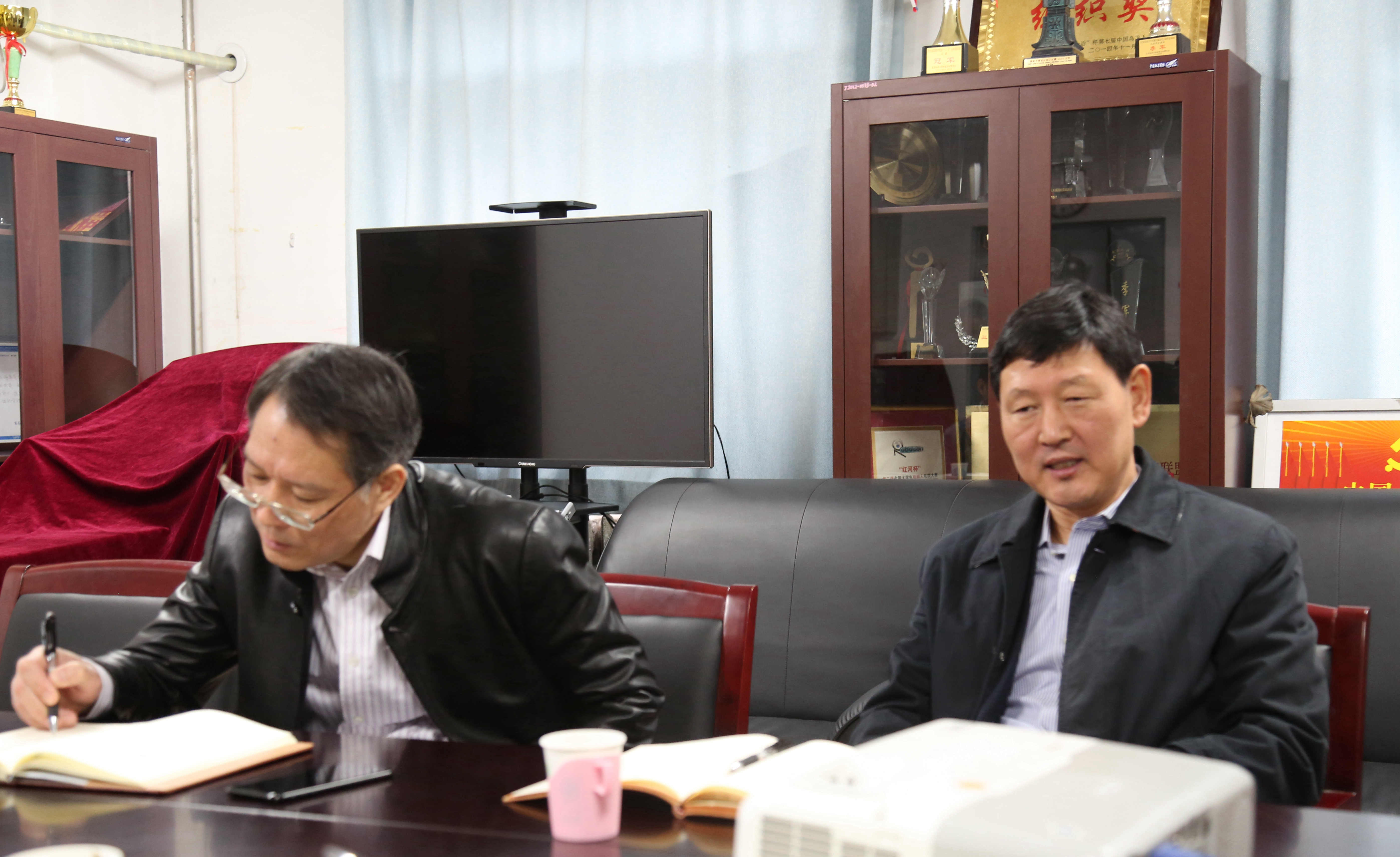 薛庆国副书记、副校长赴成人a片
调研工作